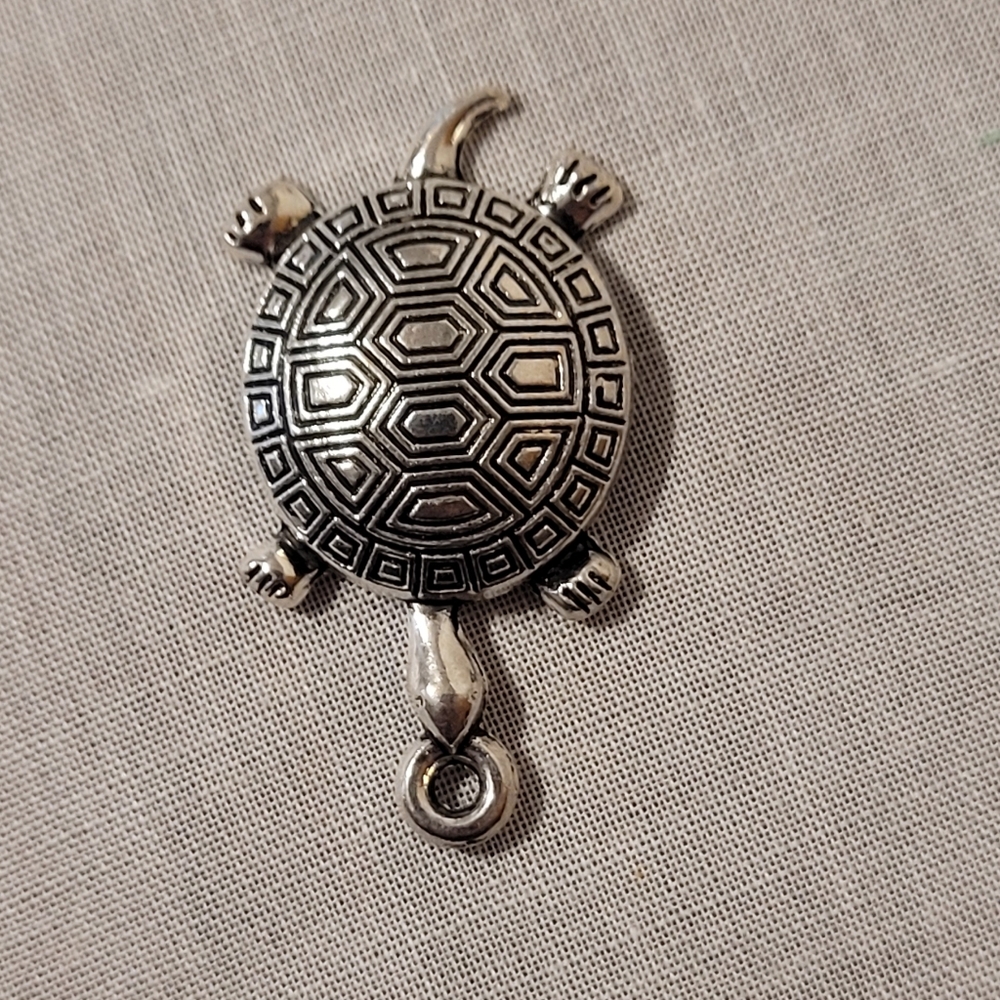 Turtle necklace pendant